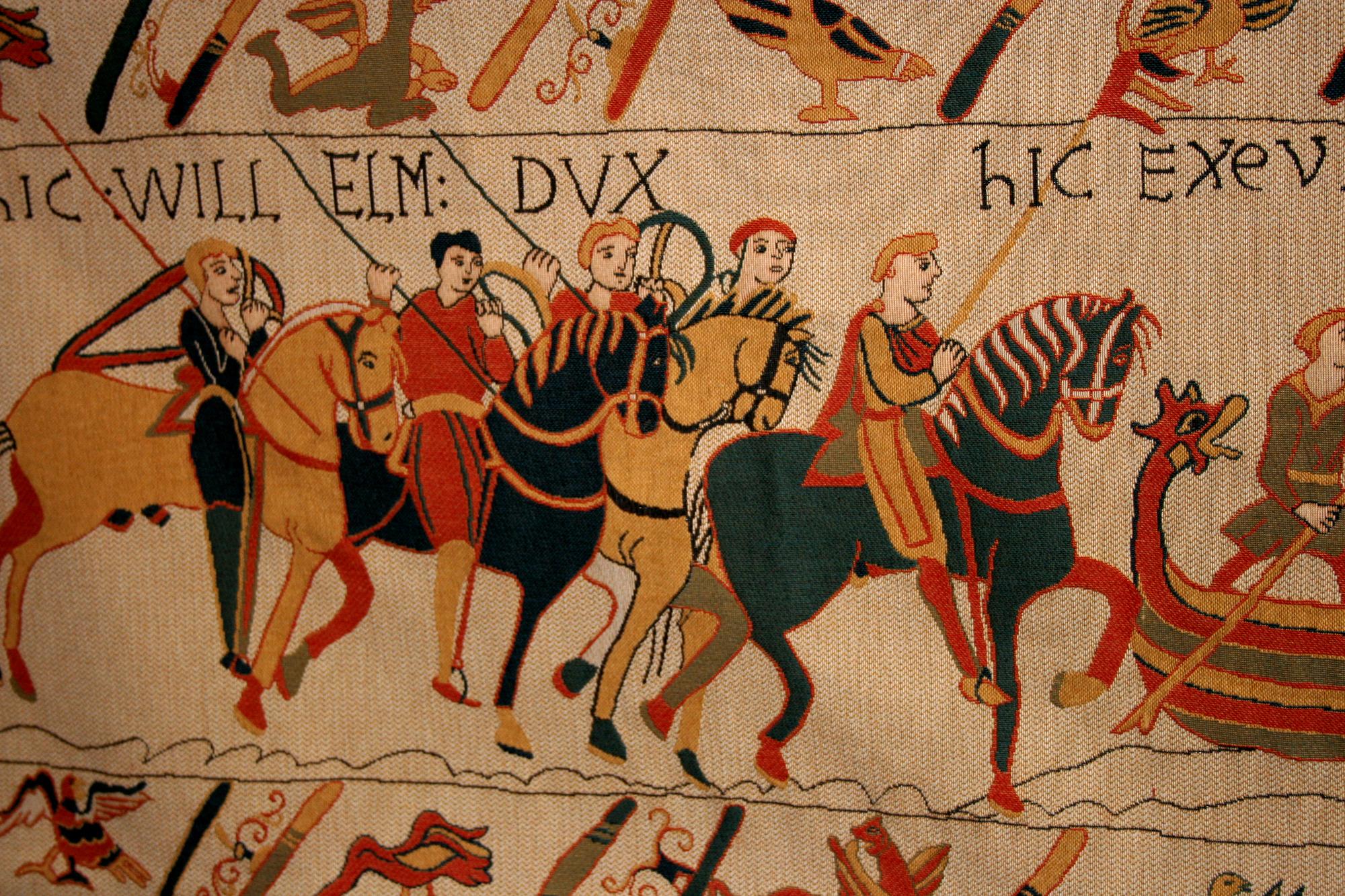 Bayeux (12 km da Crépon)